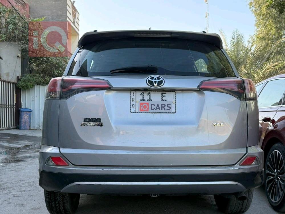 تۆیۆتا ڕاڤ 4